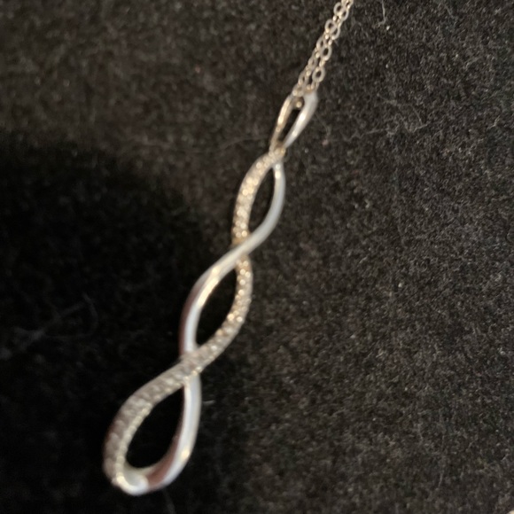 10k white gold necklace - Picture 7 of 9